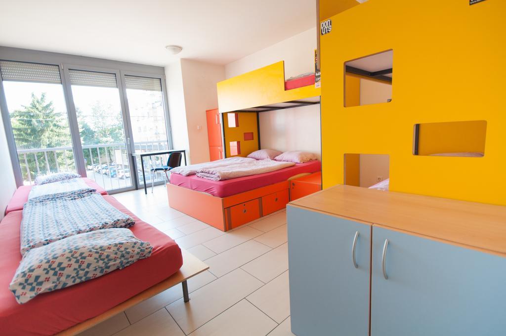 Simbol Rooms With Free Private Parking Ljubljana Phòng bức ảnh