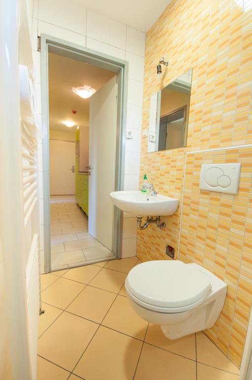 Simbol Rooms With Free Private Parking Ljubljana Phòng bức ảnh
