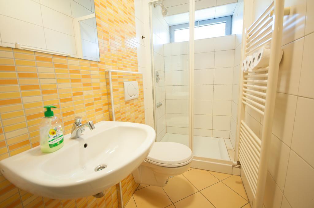 Simbol Rooms With Free Private Parking Ljubljana Phòng bức ảnh