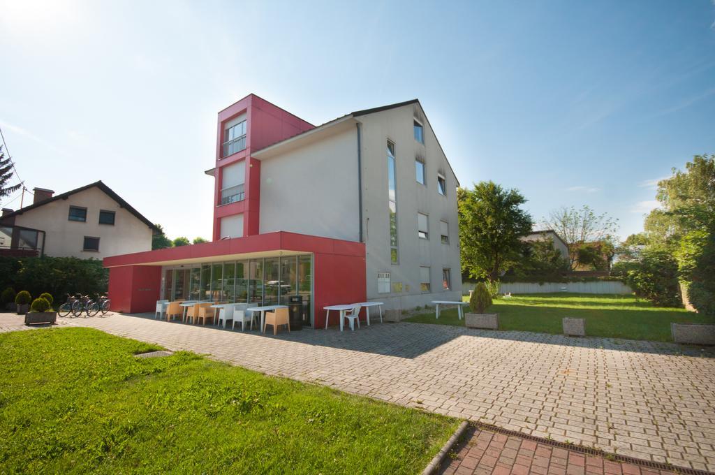 Simbol Rooms With Free Private Parking Ljubljana Ngoại thất bức ảnh