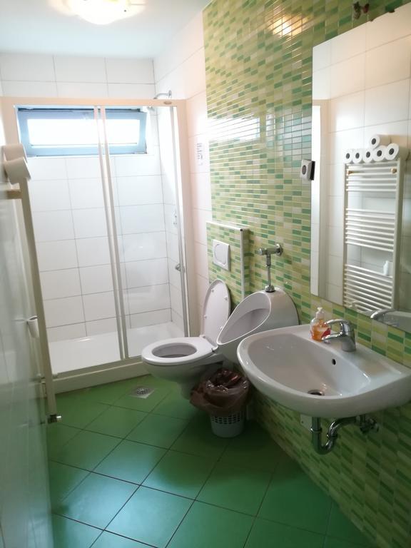 Simbol Rooms With Free Private Parking Ljubljana Ngoại thất bức ảnh