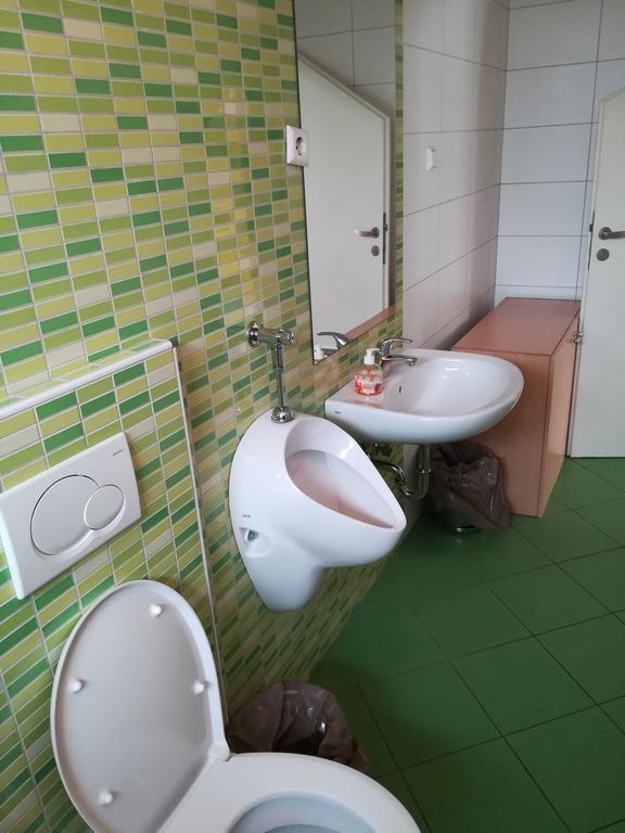 Simbol Rooms With Free Private Parking Ljubljana Ngoại thất bức ảnh